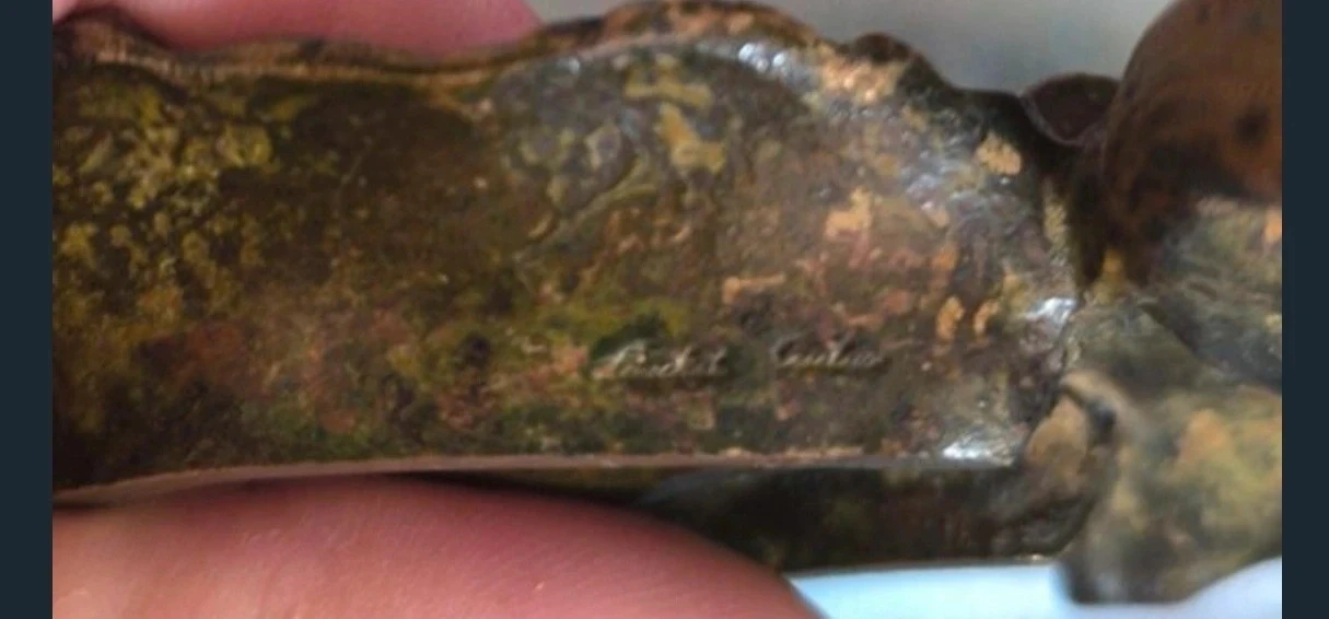 Bronze ancien signé Louchet Ciseleur • Vide-poche Art nouveau • Bronze massif – photo 3